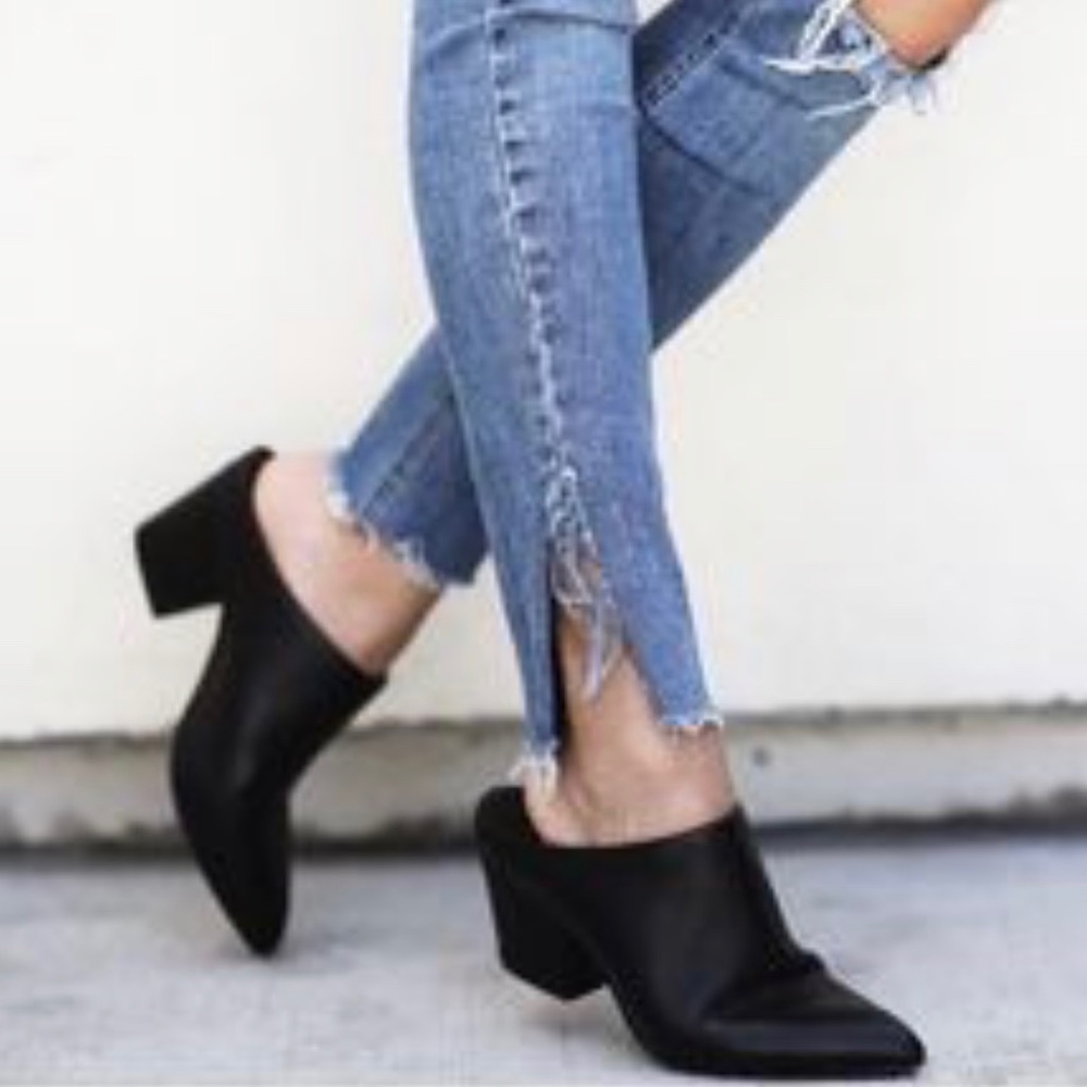 Seychelles Intrigue Leather Mules